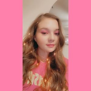 Meet your Posher, Dominique